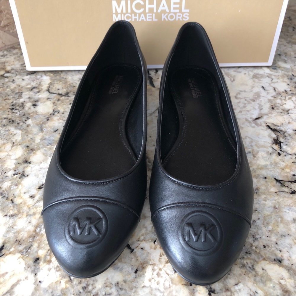 NIB Michael Kors Authentic Womens Flats Size 7